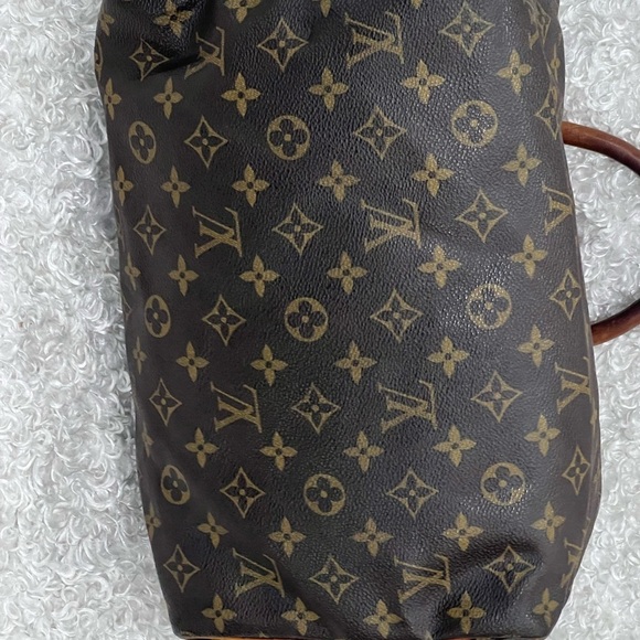 Louis Vuitton Monogram Speedy 30 - Picture 8 of 16